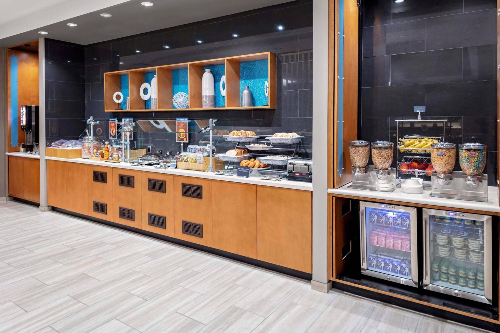 Springhill Suites By Marriott Kansas City Plaza Экстерьер фото