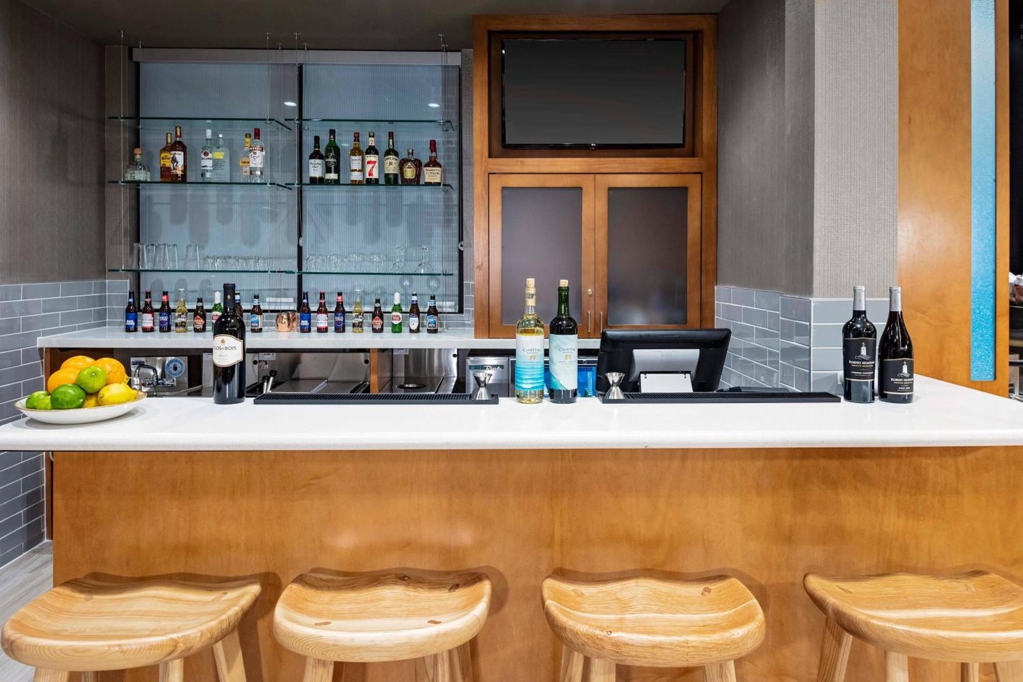 Springhill Suites By Marriott Kansas City Plaza Экстерьер фото
