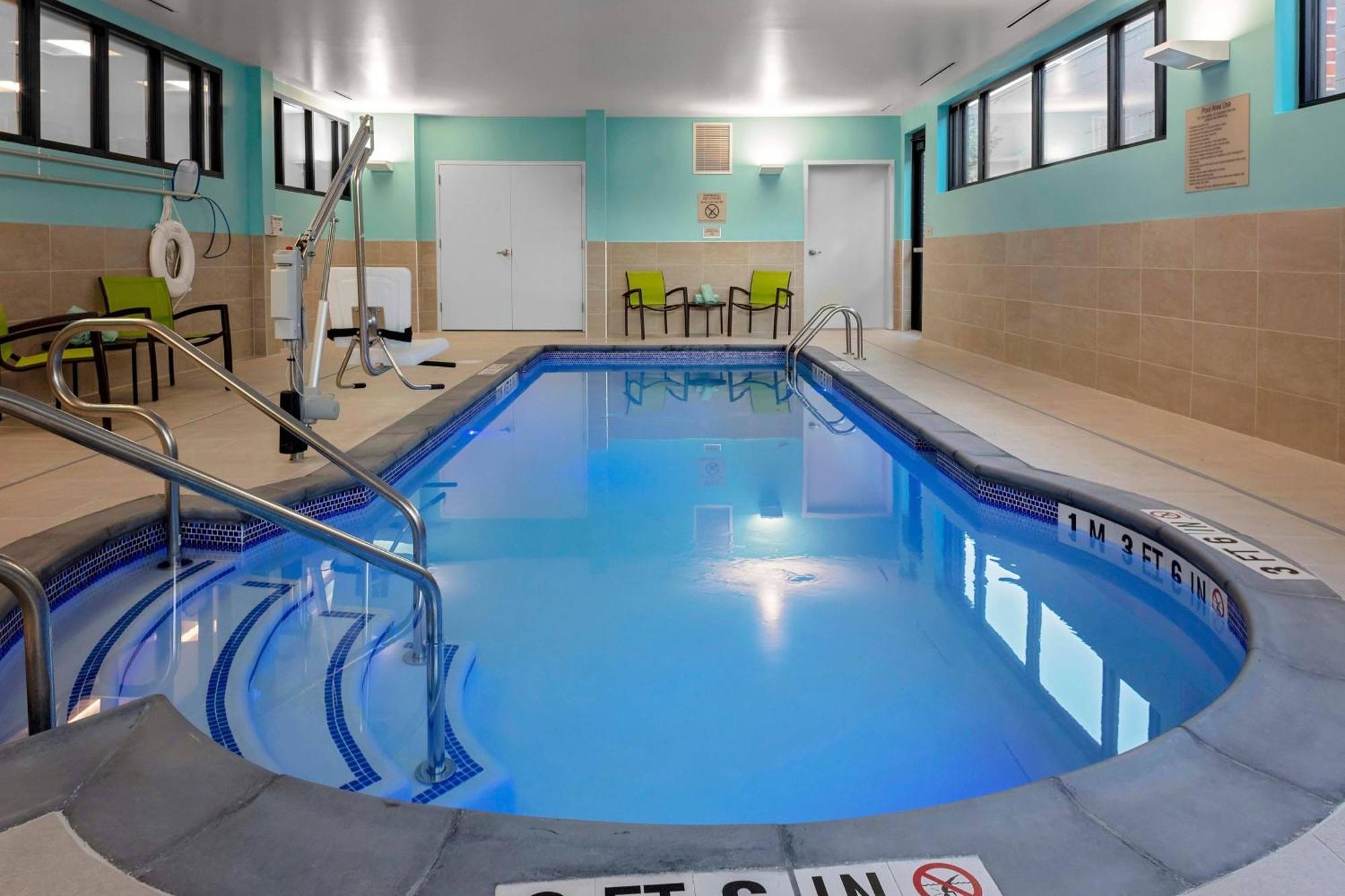Springhill Suites By Marriott Kansas City Plaza Экстерьер фото