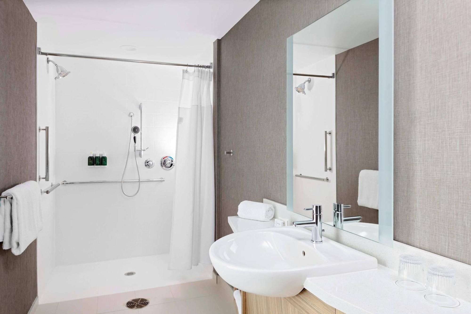 Springhill Suites By Marriott Kansas City Plaza Экстерьер фото