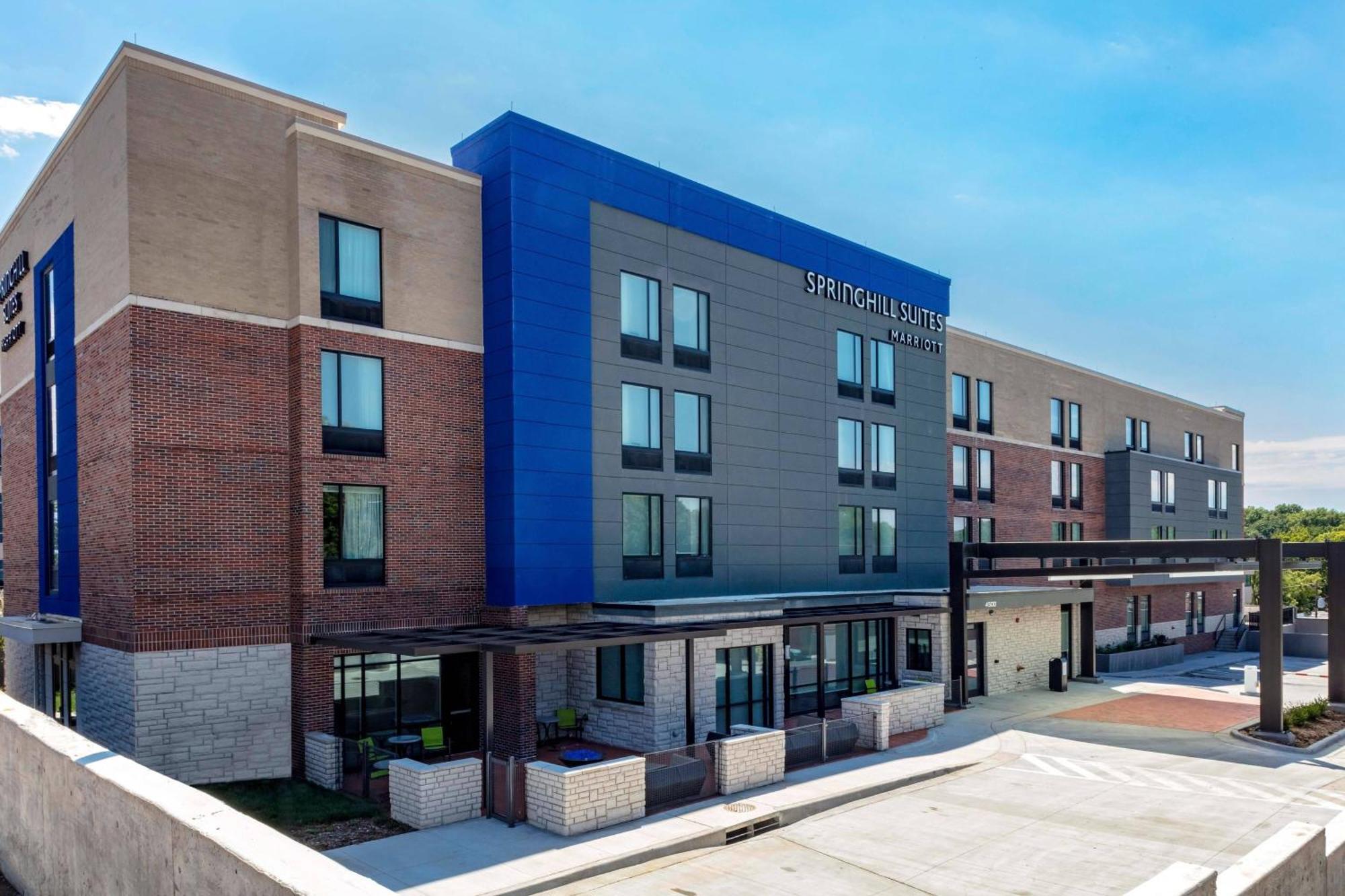 Springhill Suites By Marriott Kansas City Plaza Экстерьер фото